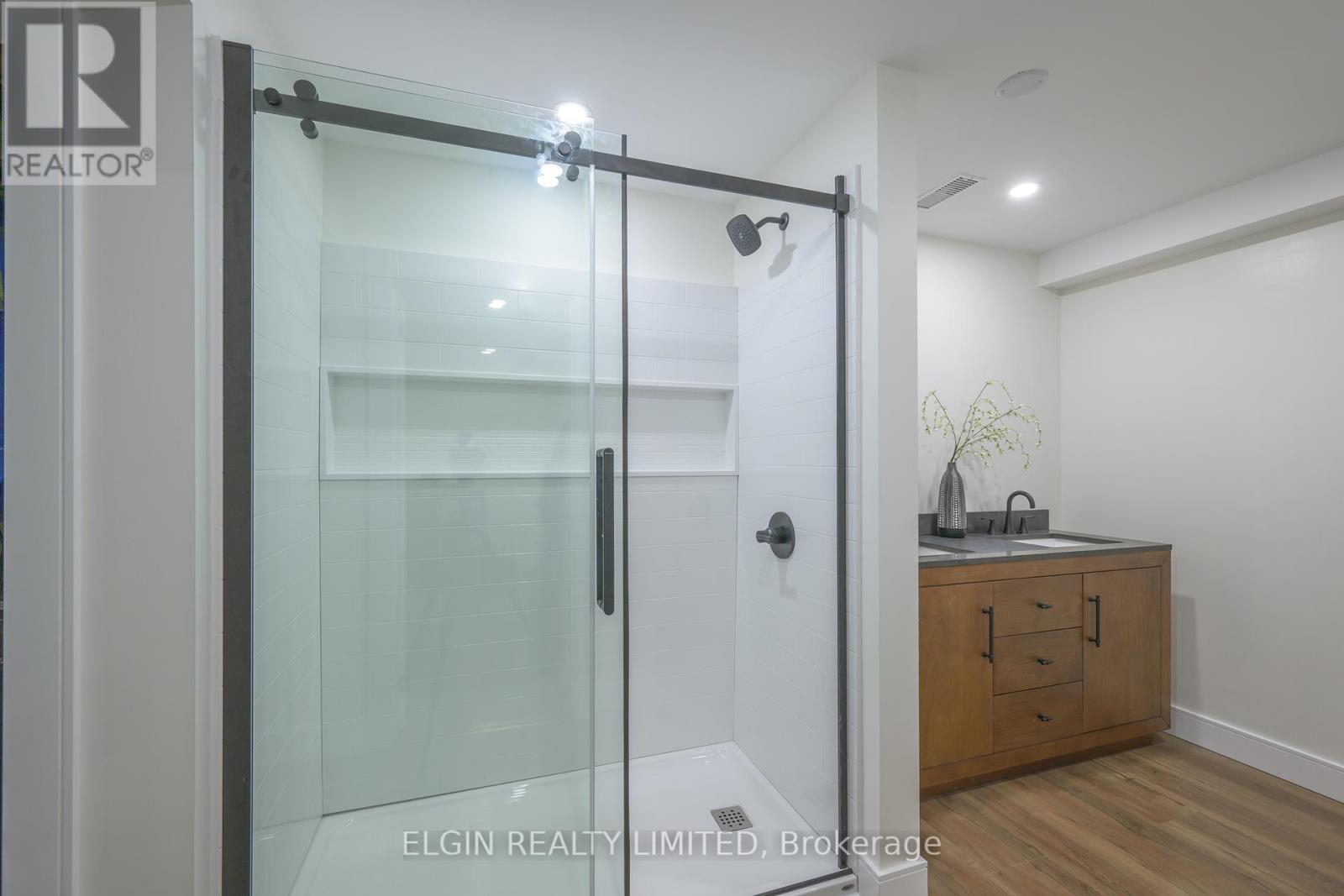 8031 Rogers Road, Malahide, Ontario  N5H 2R4 - Photo 49 - X12454803