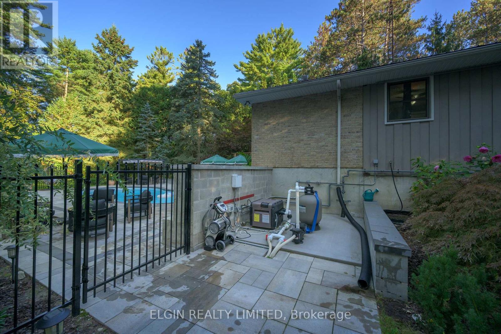 8031 Rogers Road, Malahide, Ontario  N5H 2R4 - Photo 7 - X12454803