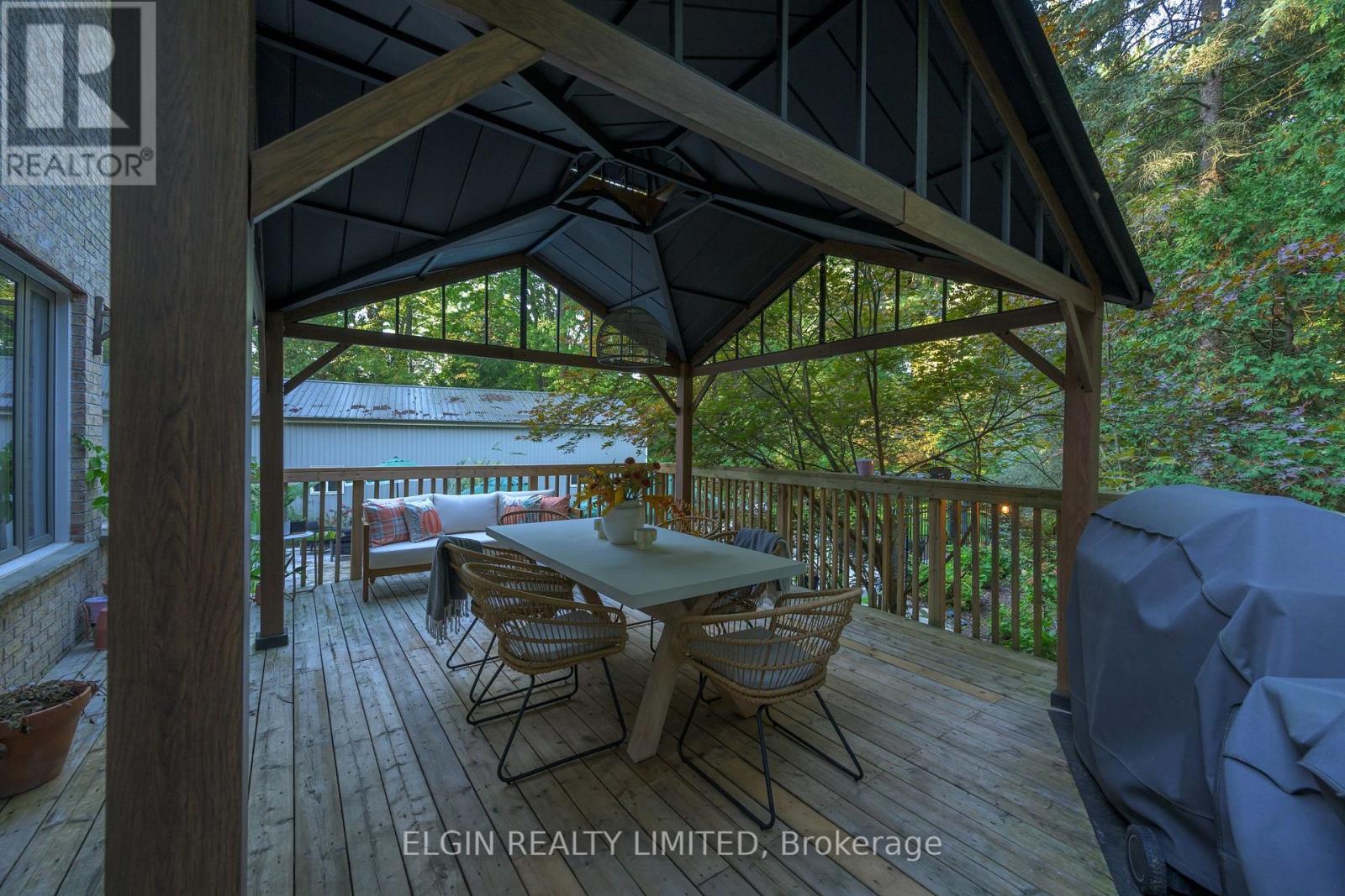 8031 Rogers Road, Malahide, Ontario  N5H 2R4 - Photo 9 - X12454803