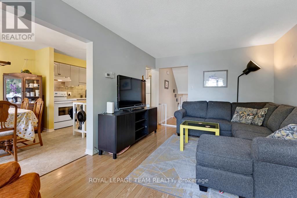 185 Morris Street, Carleton Place, Ontario  K7C 4M8 - Photo 5 - X12454717