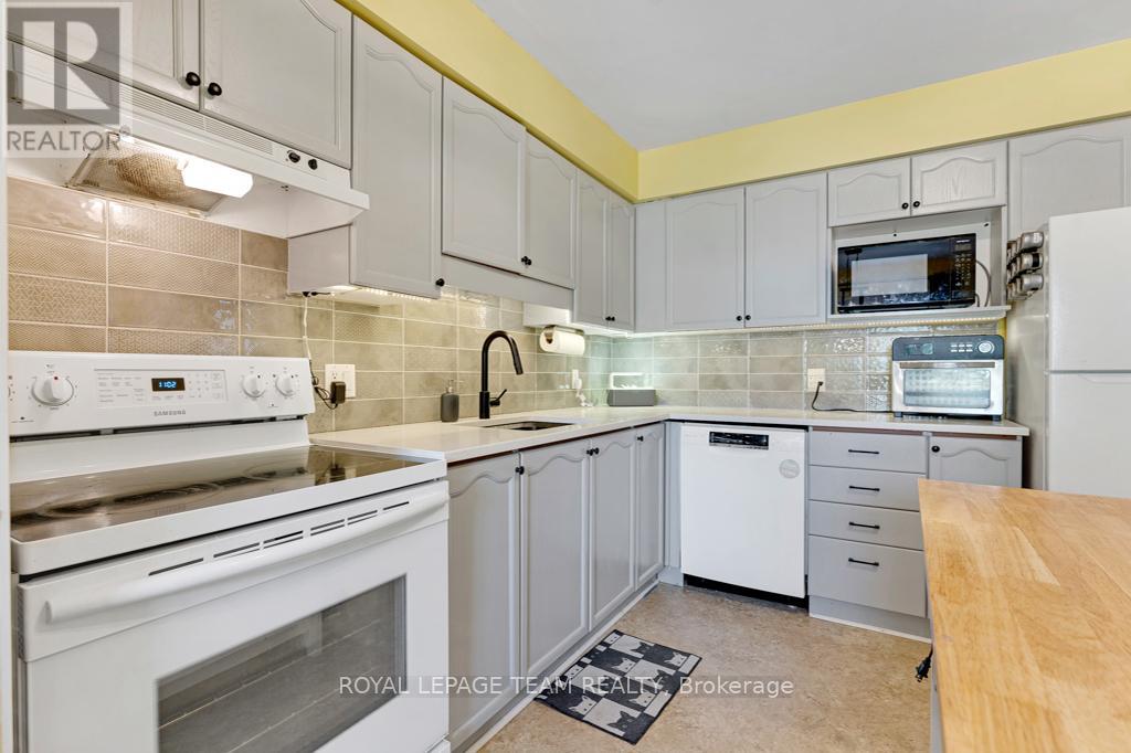185 Morris Street, Carleton Place, Ontario  K7C 4M8 - Photo 9 - X12454717