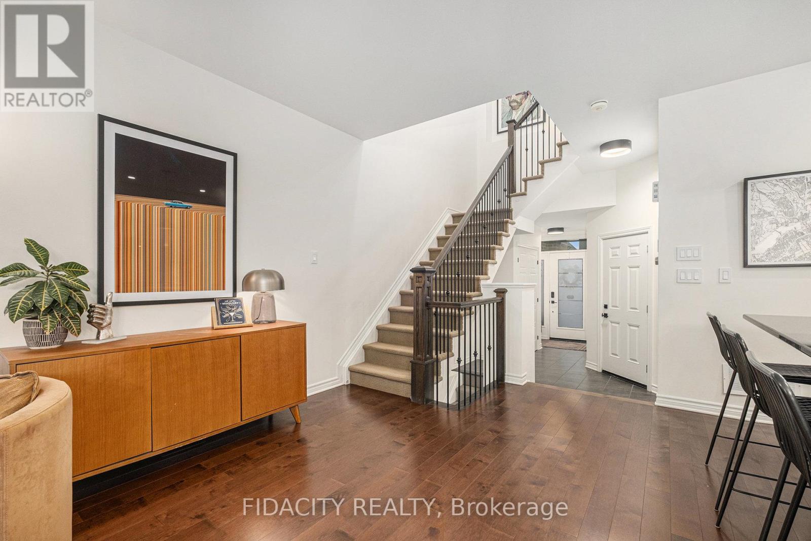 648 Vivera Place, Ottawa, Ontario  K2S 2N1 - Photo 2 - X12454794