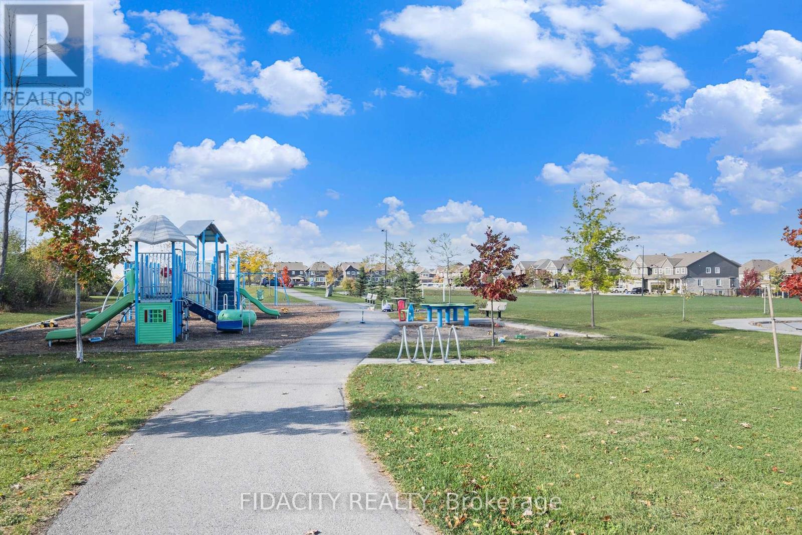 648 Vivera Place, Ottawa, Ontario  K2S 2N1 - Photo 25 - X12454794