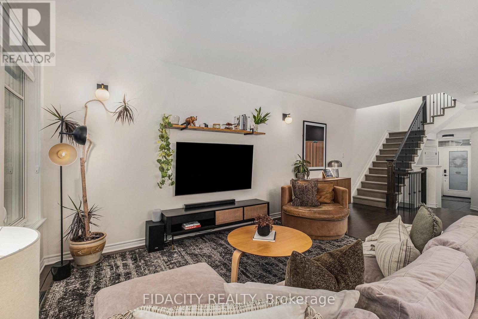 648 Vivera Place, Ottawa, Ontario  K2S 2N1 - Photo 8 - X12454794