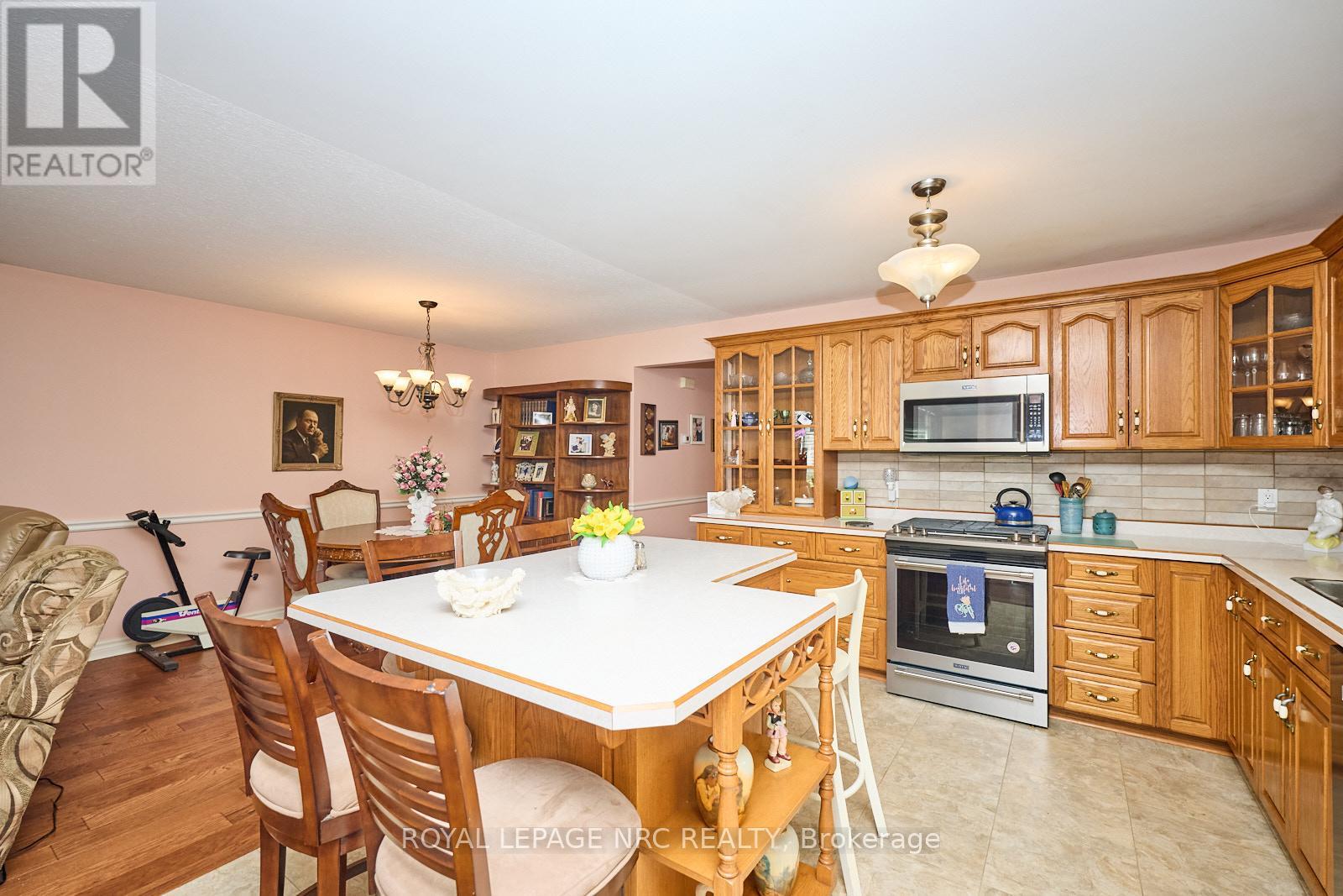 32 Wilton Avenue, Welland, Ontario  L3C 1Z9 - Photo 25 - X12263703