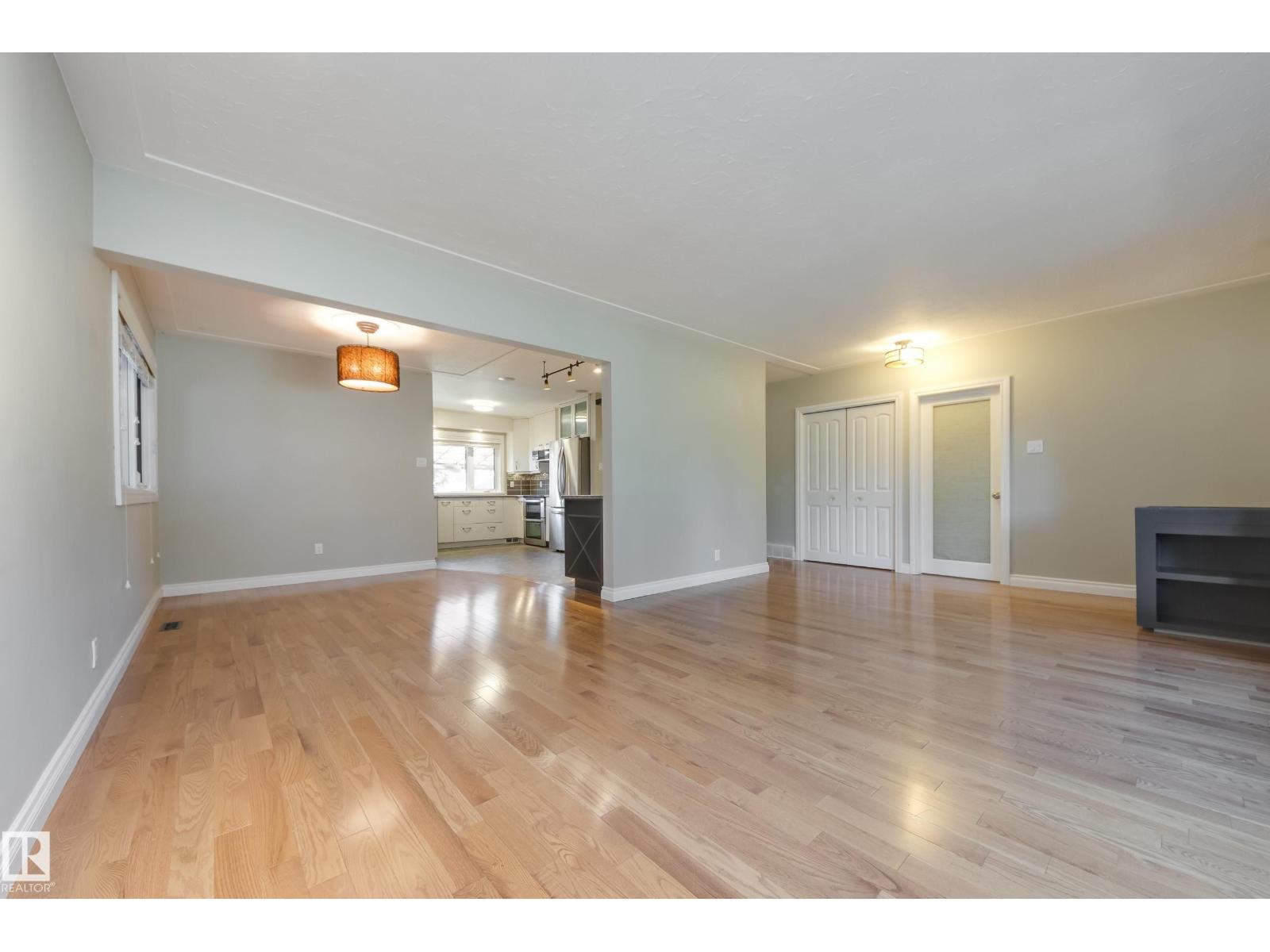7112 81 St Nw, Edmonton, Alberta  T6C 2T4 - Photo 6 - E4461485