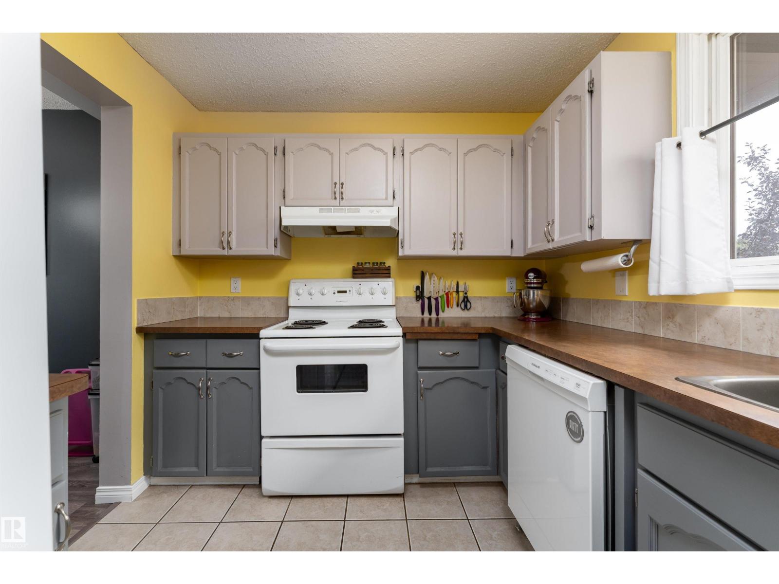 3231 142 Av Nw, Edmonton, Alberta  T5Y 1H9 - Photo 4 - E4461496