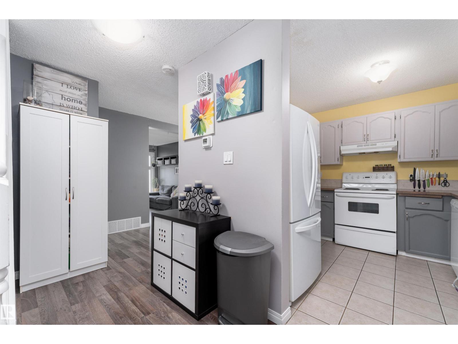 3231 142 Av Nw, Edmonton, Alberta  T5Y 1H9 - Photo 5 - E4461496