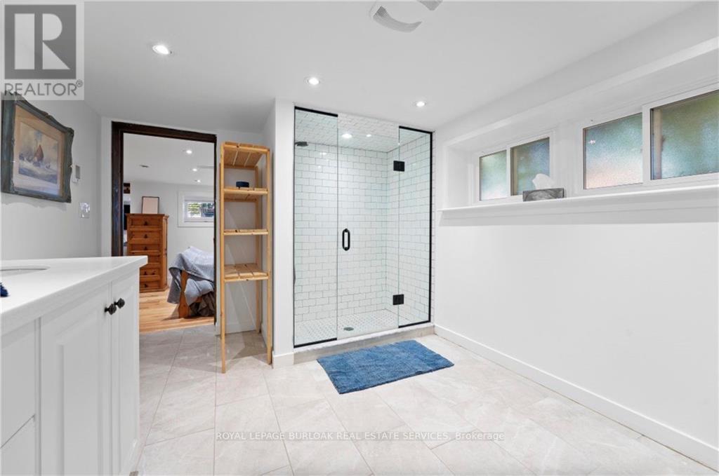 227 Green Street, Burlington, Ontario  L7R 0B1 - Photo 41 - W12450733