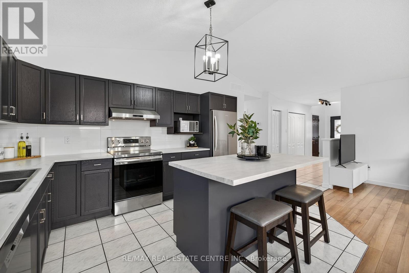 103 Hunter Road, Orangeville, Ontario  L9W 5C2 - Photo 13 - W12453375