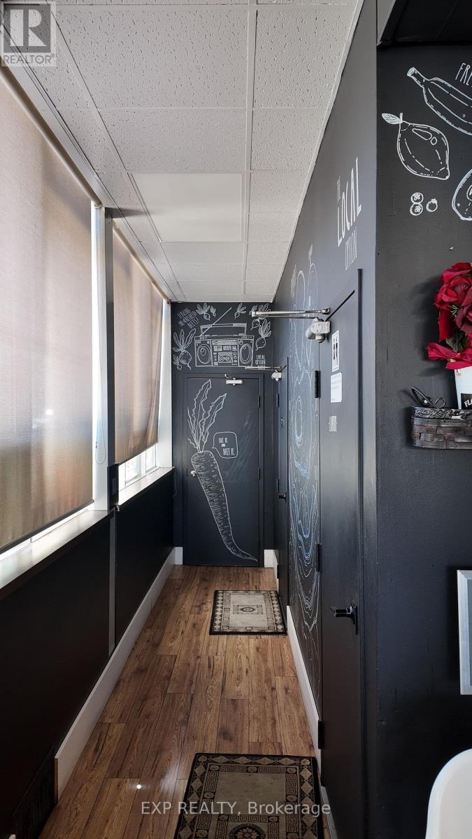 69 Main Street, Cambridge, Ontario  N1R 1V6 - Photo 6 - X12450966