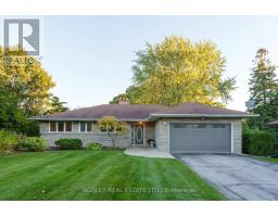25 AYRE POINT ROAD, Toronto, Ontario