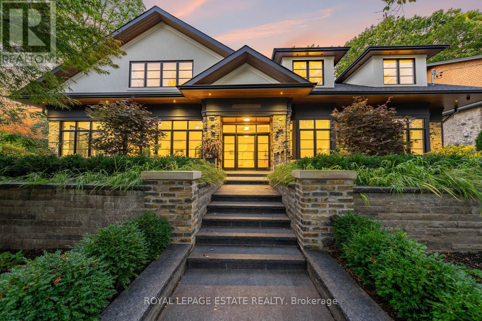 8 Crown Park Road, Toronto, Ontario  M4E 1J9 - Photo 2 - E12454647