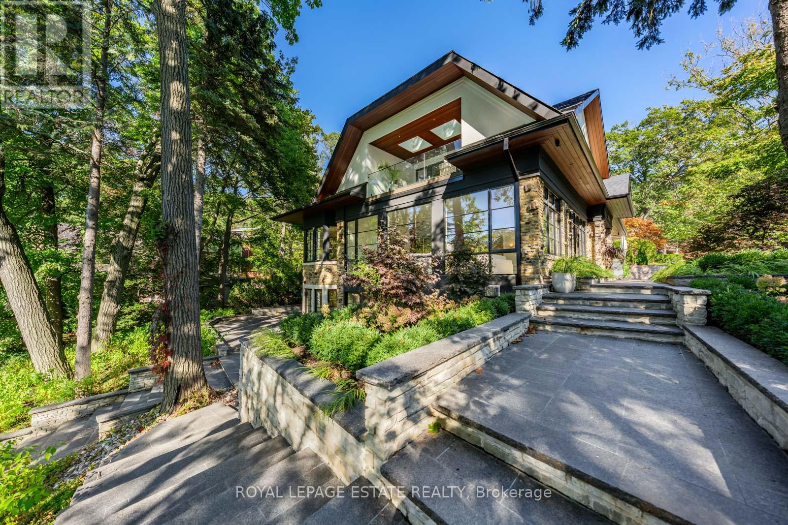 8 Crown Park Road, Toronto, Ontario  M4E 1J9 - Photo 5 - E12454647