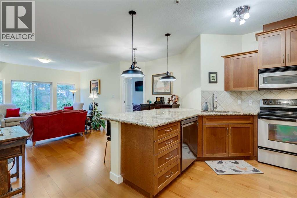109, 10 Discovery Ridge Close Sw, Calgary, Alberta  T3H 5X3 - Photo 3 - A2260416