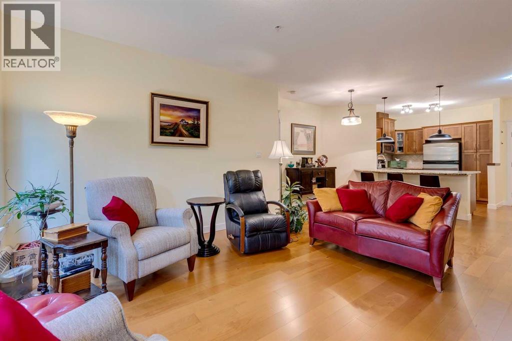 109, 10 Discovery Ridge Close Sw, Calgary, Alberta  T3H 5X3 - Photo 11 - A2260416