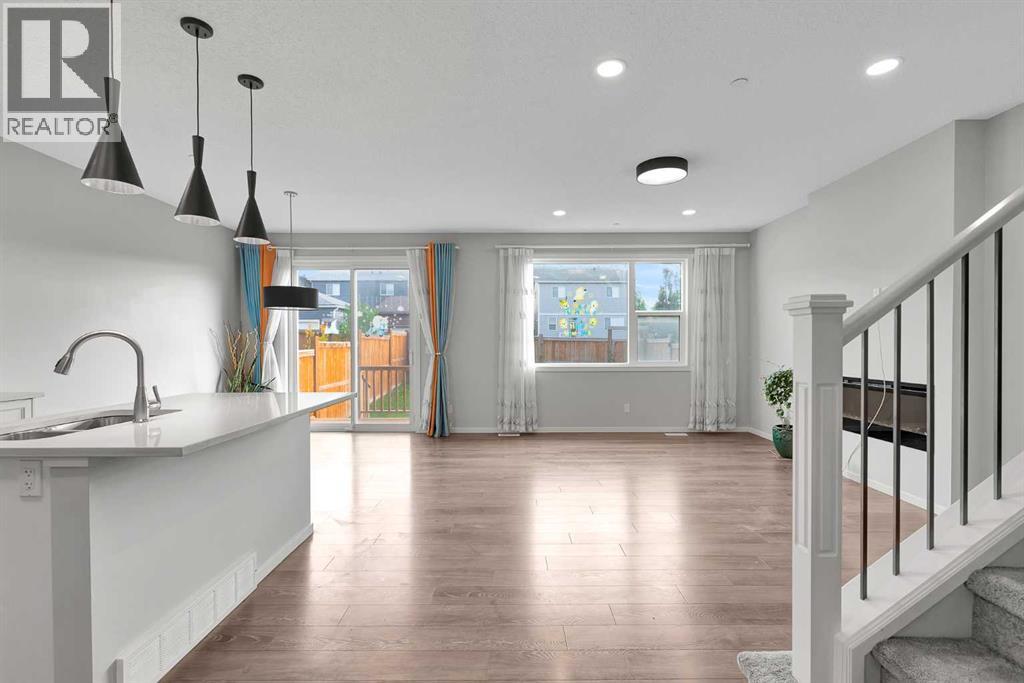 106 Lucas Crescent Nw, Calgary, Alberta  T3P 1M6 - Photo 3 - A2263068
