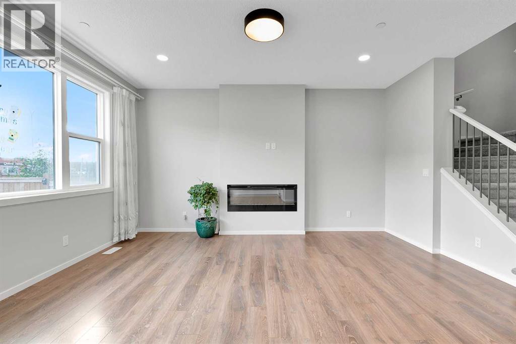 106 Lucas Crescent Nw, Calgary, Alberta  T3P 1M6 - Photo 5 - A2263068