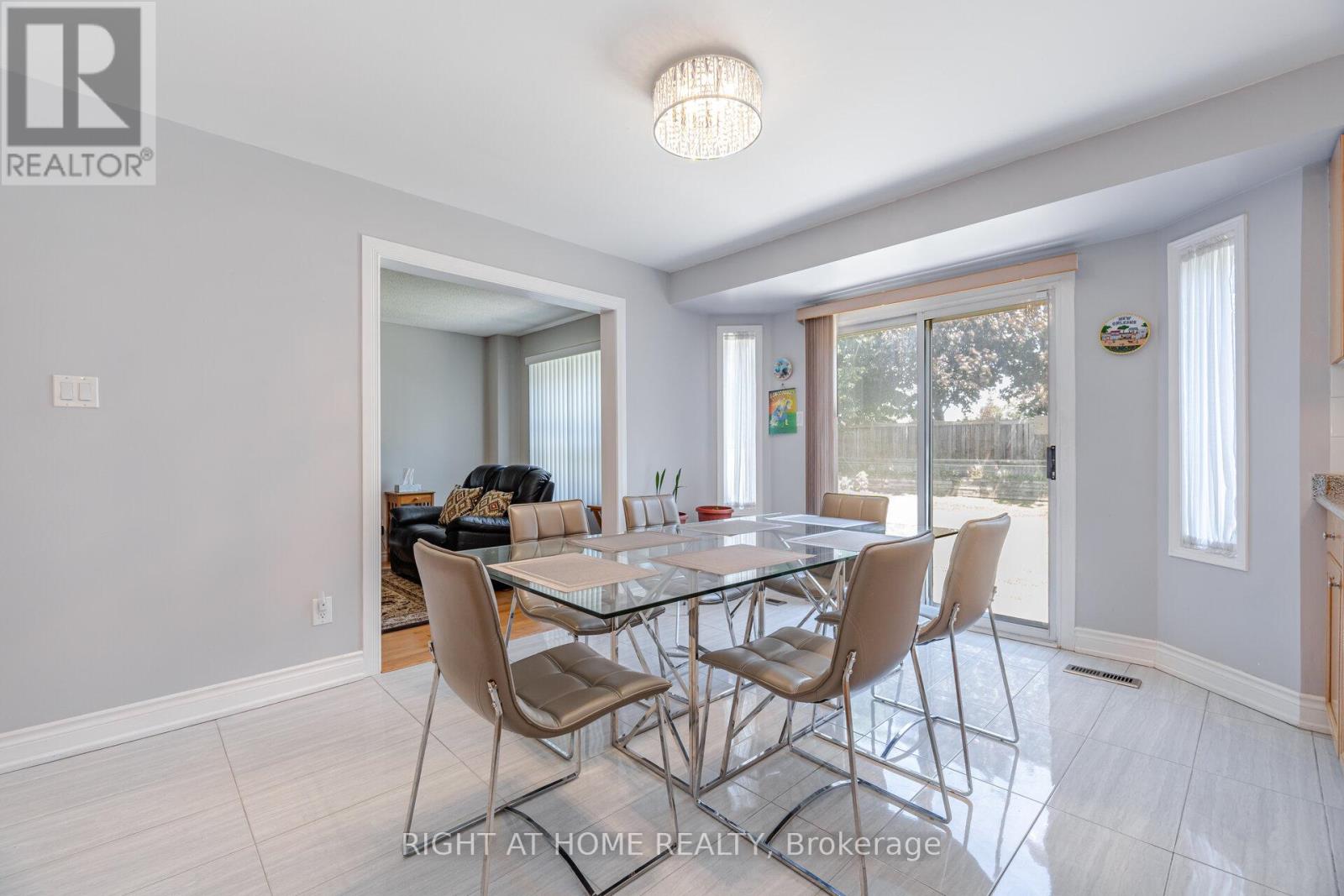 20 Erla Court, Markham, Ontario  L3S 3B3 - Photo 14 - N12454612