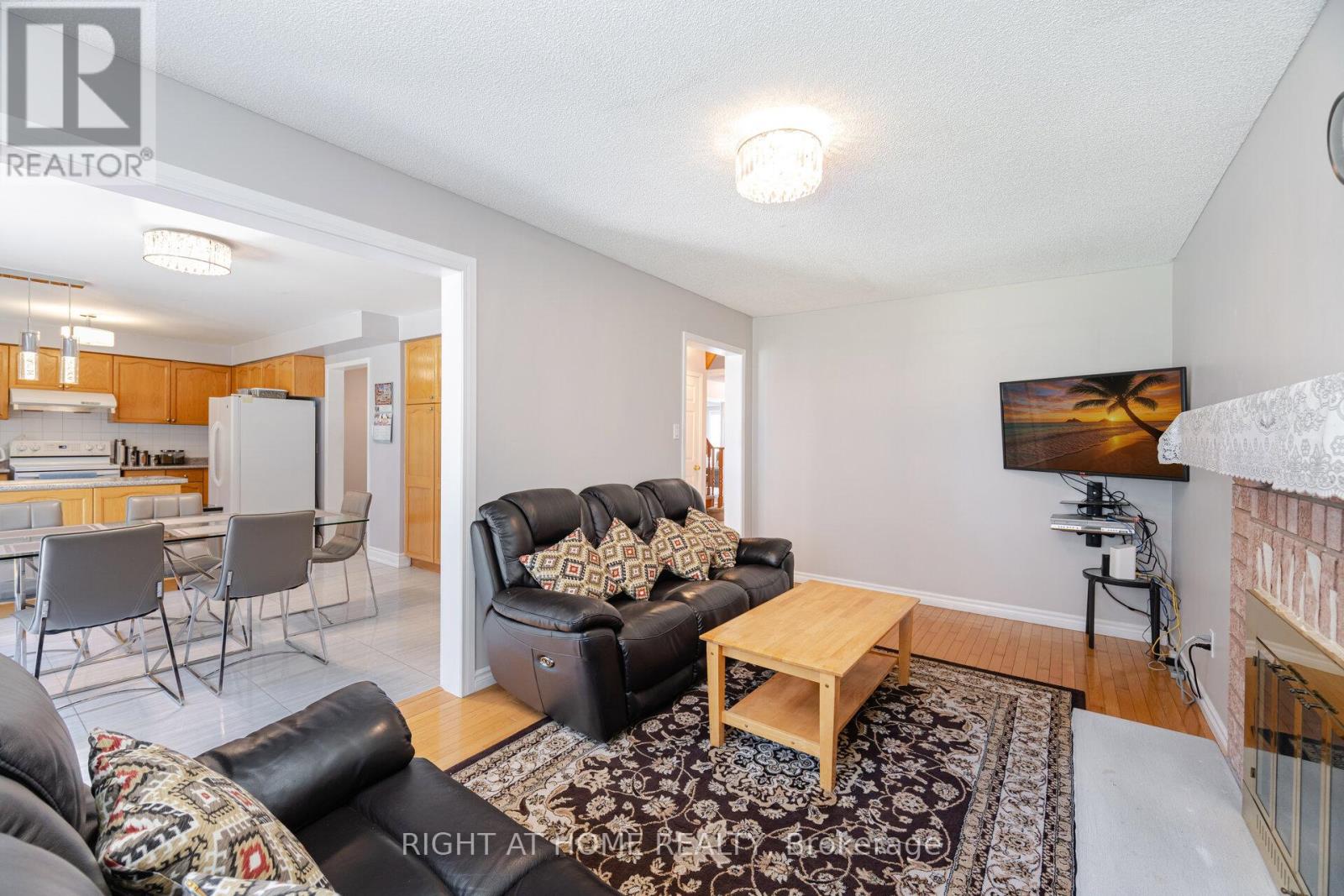 20 Erla Court, Markham, Ontario  L3S 3B3 - Photo 15 - N12454612