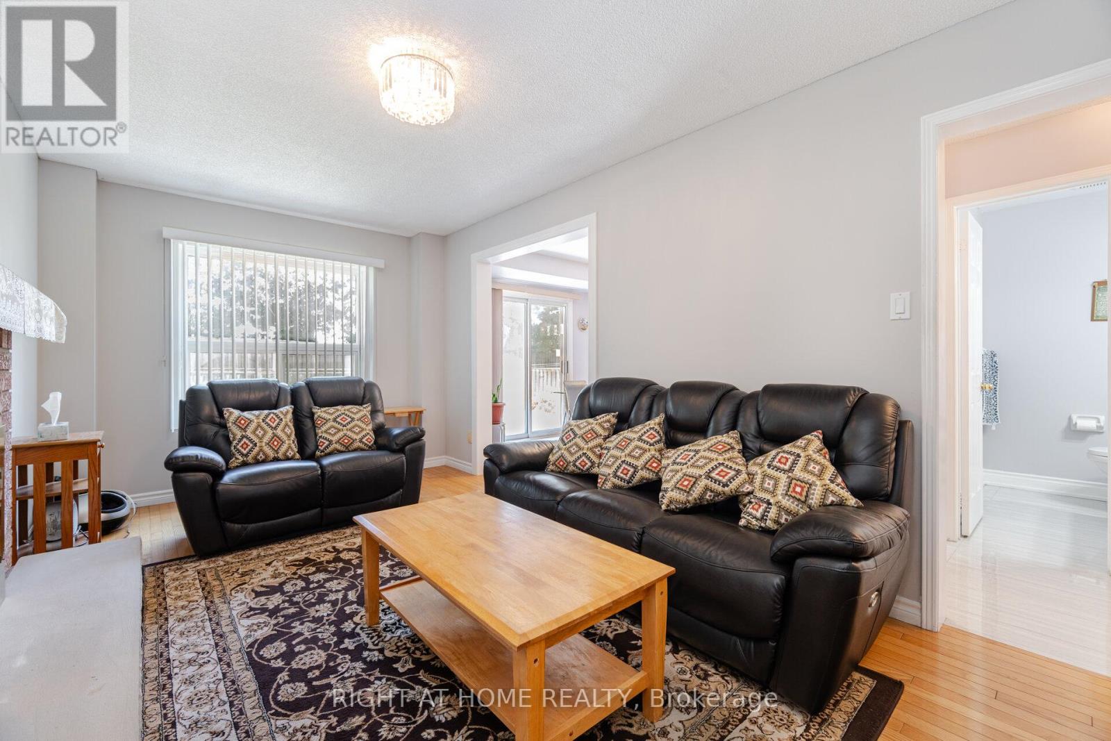 20 Erla Court, Markham, Ontario  L3S 3B3 - Photo 16 - N12454612
