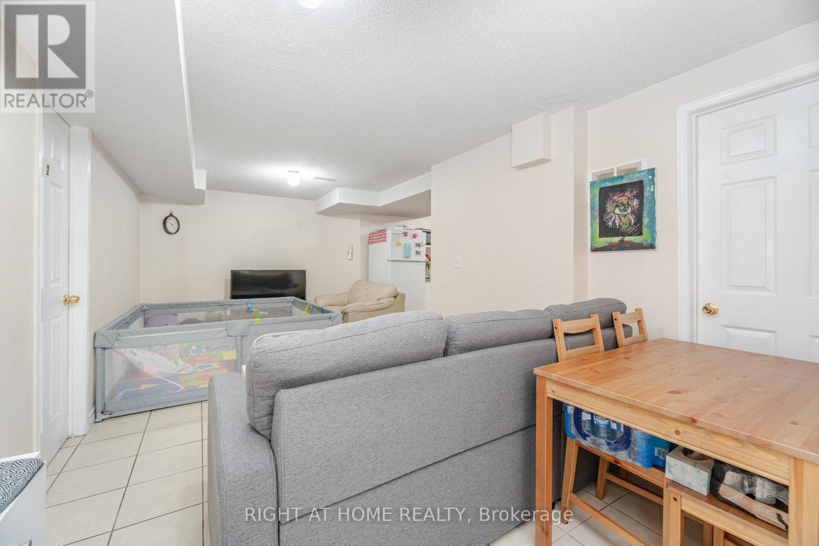 20 Erla Court, Markham, Ontario  L3S 3B3 - Photo 32 - N12454612