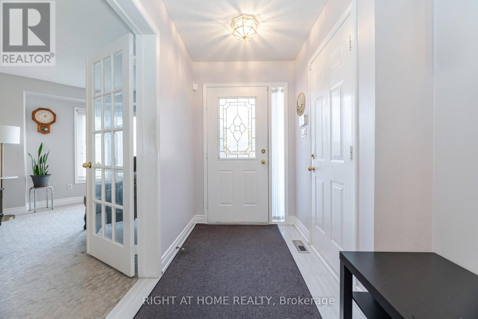20 Erla Court, Markham, Ontario  L3S 3B3 - Photo 4 - N12454612