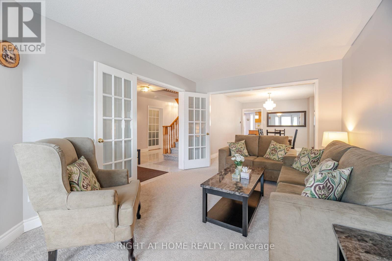 20 Erla Court, Markham, Ontario  L3S 3B3 - Photo 6 - N12454612