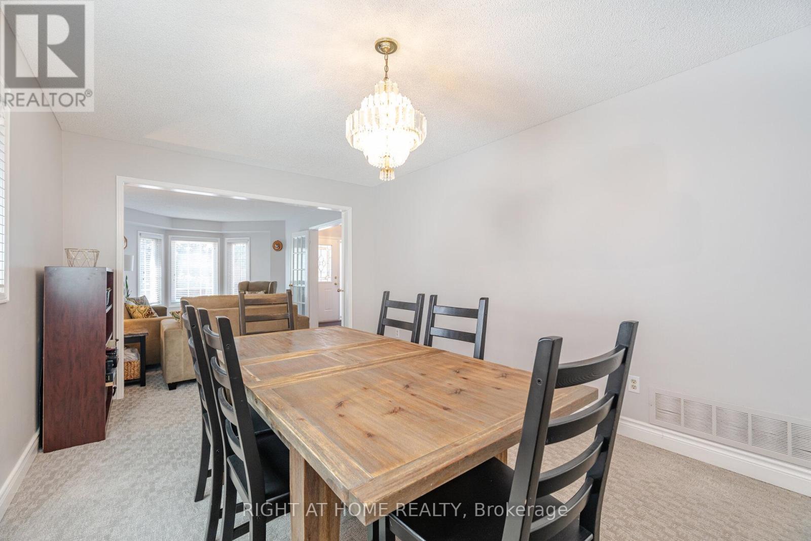 20 Erla Court, Markham, Ontario  L3S 3B3 - Photo 7 - N12454612