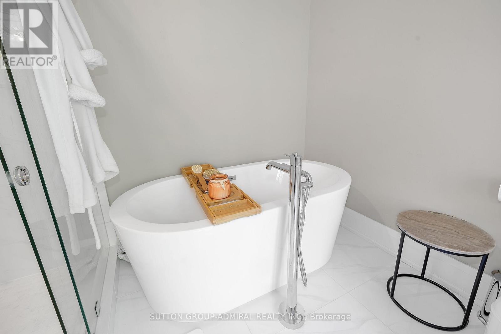 74 Old Bloomington Road, Aurora, Ontario  L4G 0M2 - Photo 23 - N12454643