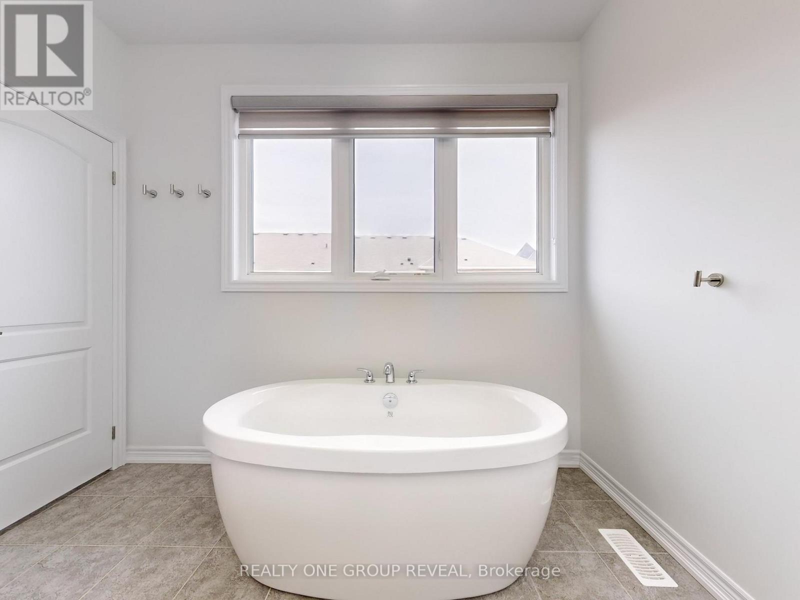 58 Busato Drive, Whitchurch-Stouffville, Ontario  L4A 4V4 - Photo 25 - N12454645