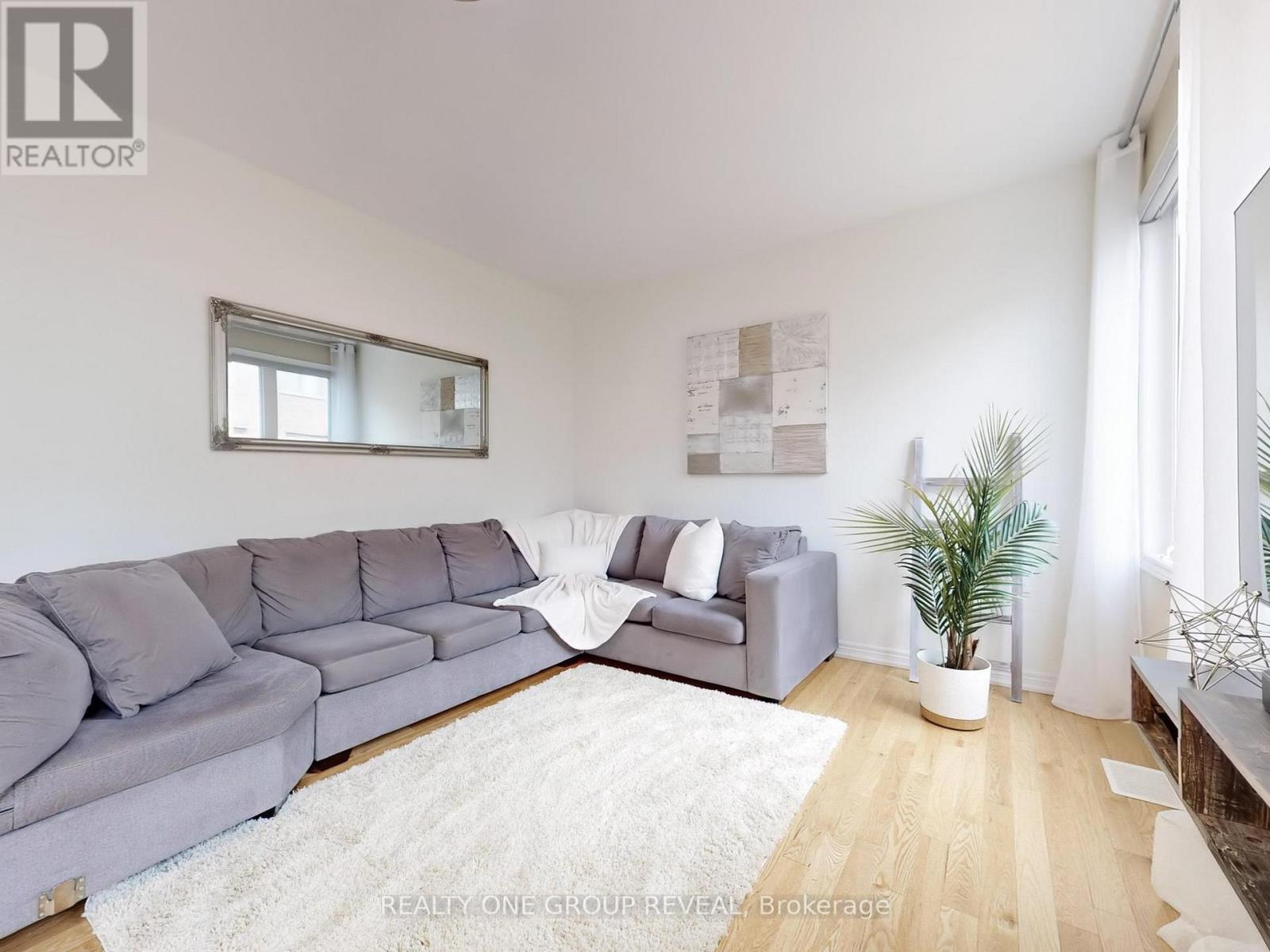 58 Busato Drive, Whitchurch-Stouffville, Ontario  L4A 4V4 - Photo 7 - N12454645