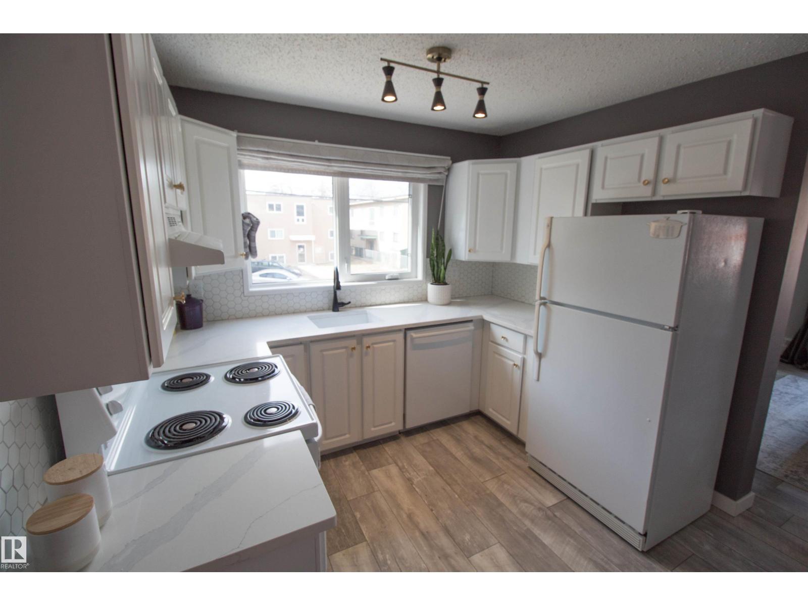 #38 10208 113 ST NW, edmonton, Alberta