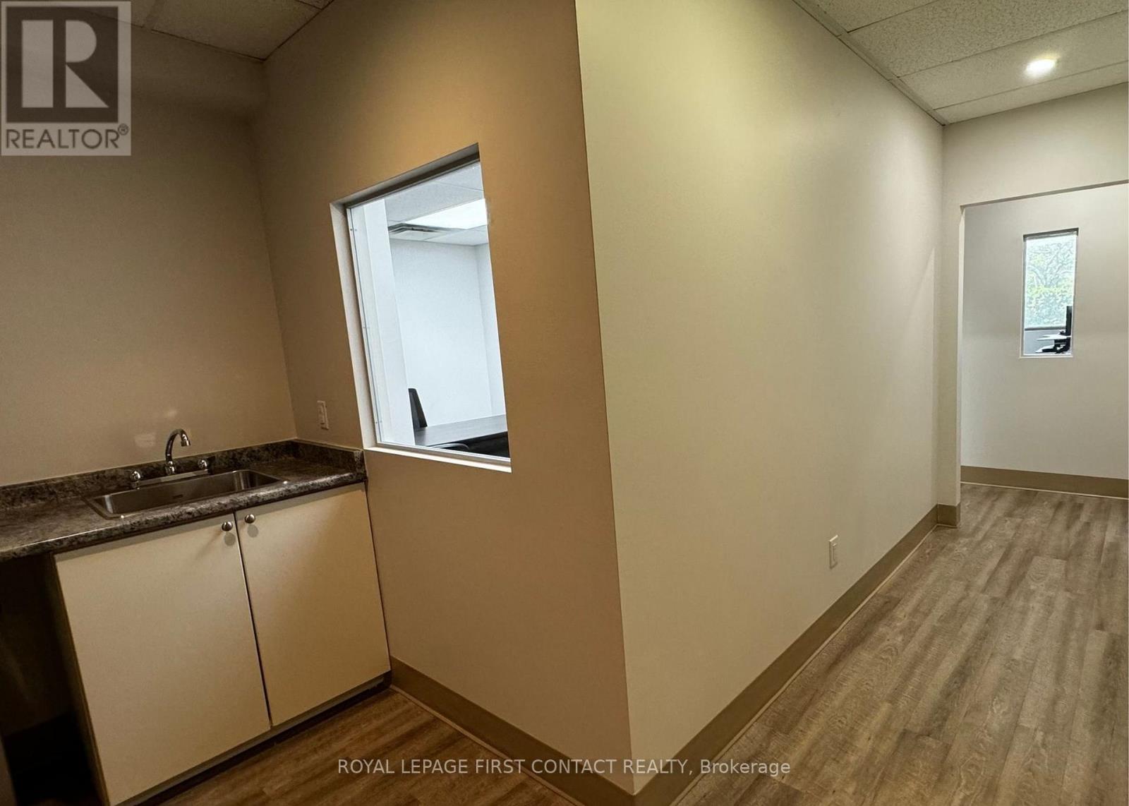 005 - 125 Bell Farm Road, Barrie, Ontario  L4M 6L2 - Photo 8 - S12454603
