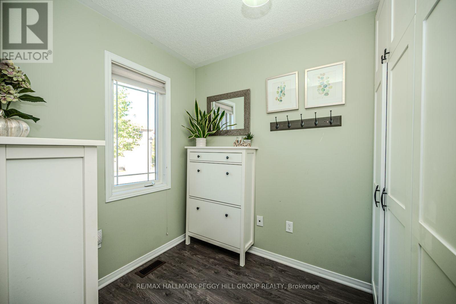 47 - 175 Stanley Street, Barrie, Ontario  L4M 0G2 - Photo 2 - S12454657