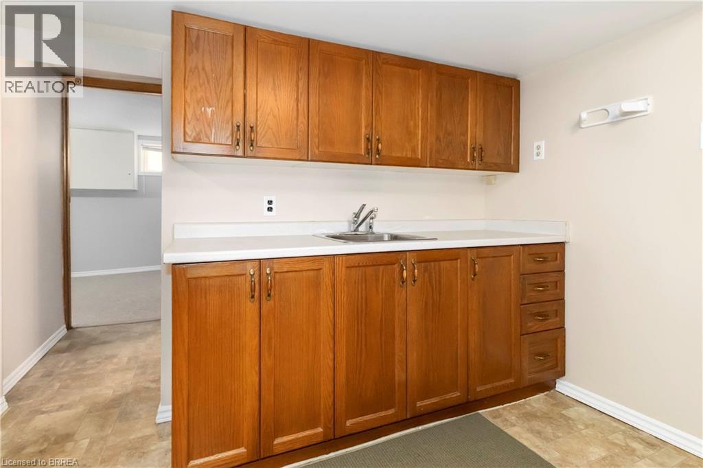 99 Dundas Street, Brantford, Ontario  N3R 1S4 - Photo 14 - 40776571