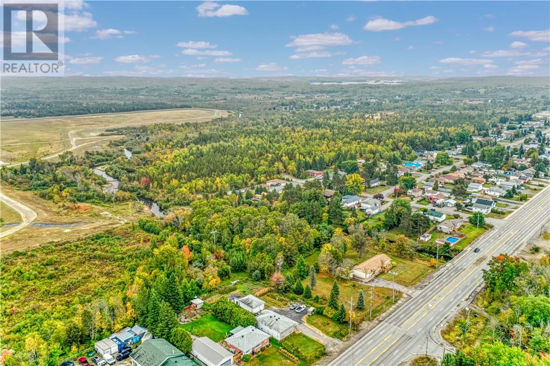 3510 Hwy 69 N, Val Caron, Ontario  P3N 1R9 - Photo 35 - 2124858