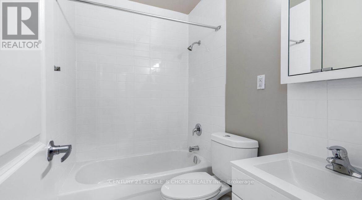 512 - 20 Paisley Boulevard W, Mississauga, Ontario  L5B 1C8 - Photo 12 - W12454600
