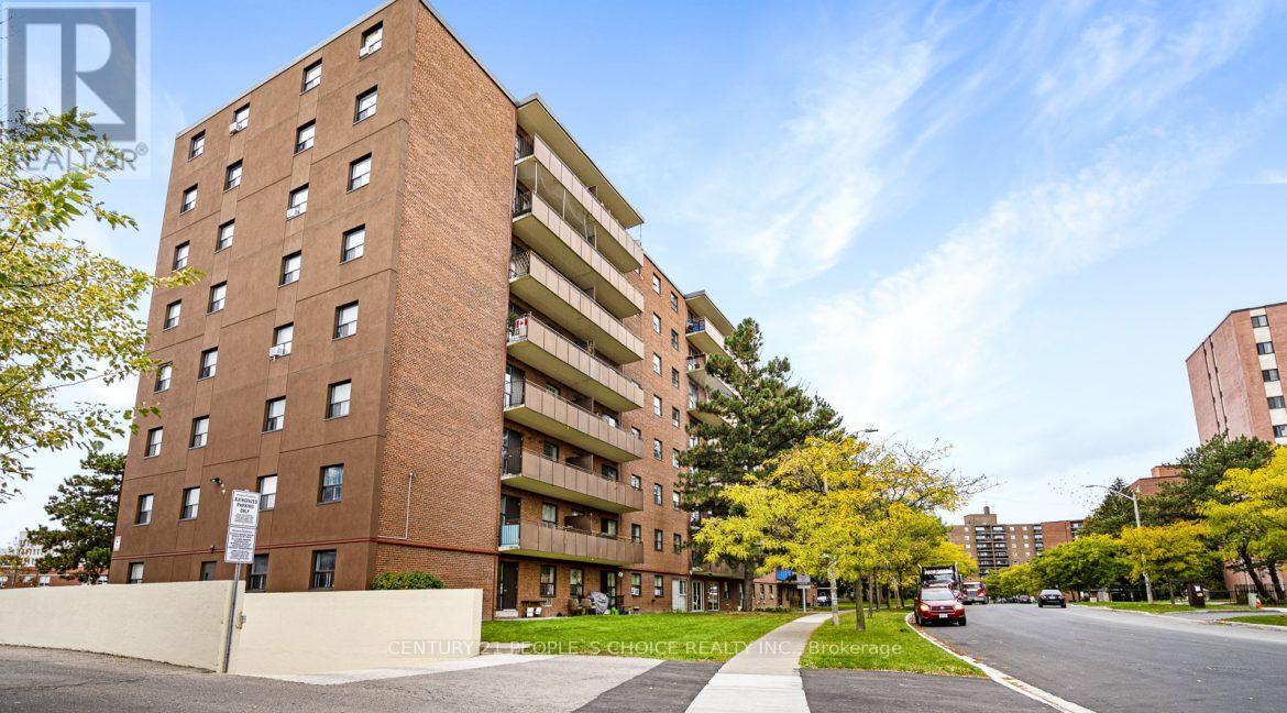 512 - 20 Paisley Boulevard W, Mississauga, Ontario  L5B 1C8 - Photo 4 - W12454600