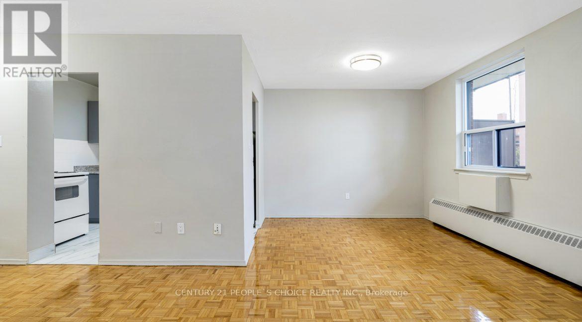 512 - 20 Paisley Boulevard W, Mississauga, Ontario  L5B 1C8 - Photo 6 - W12454600