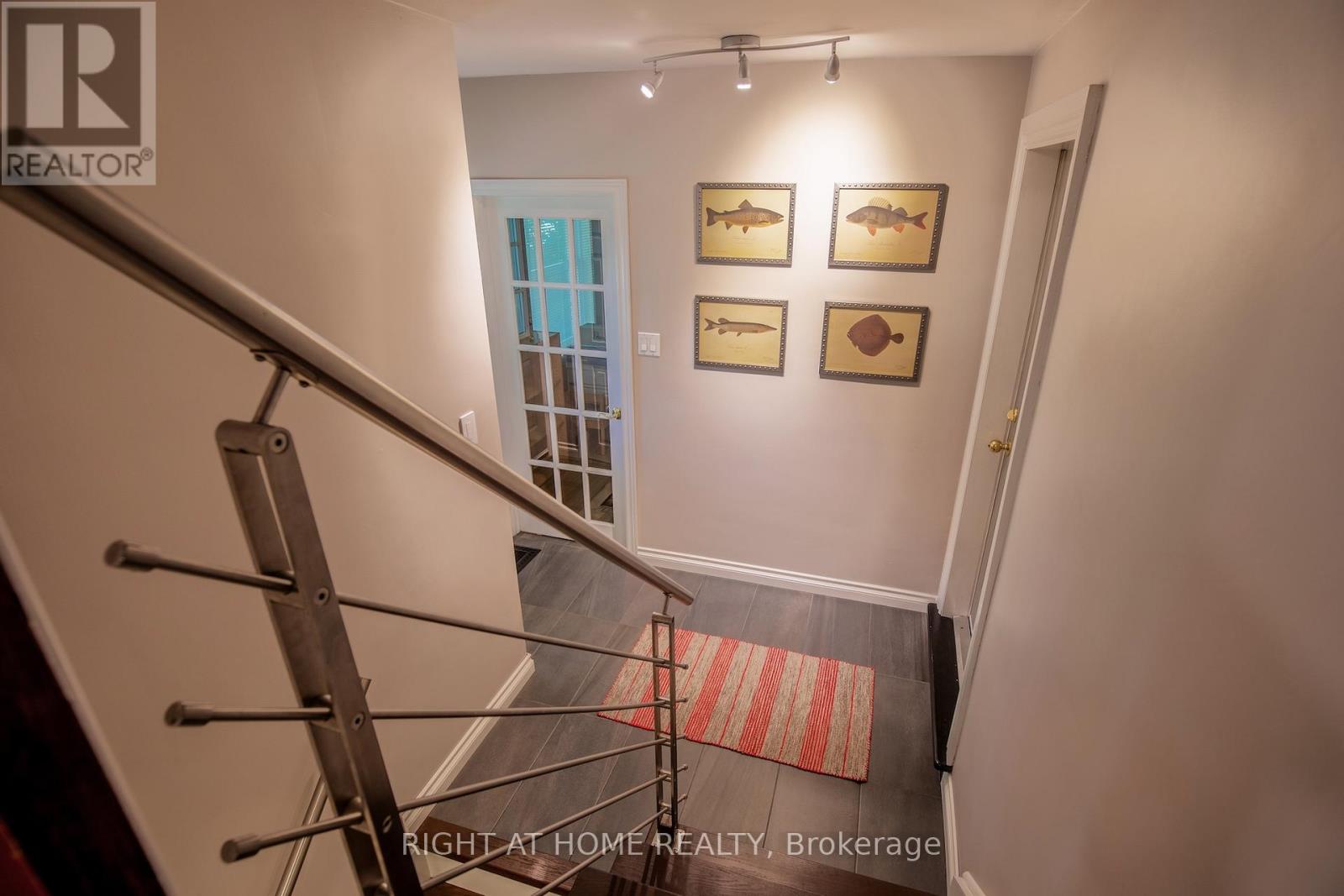 3325 Enniskillen Circle, Mississauga, Ontario  L5C 2M9 - Photo 11 - W12454602
