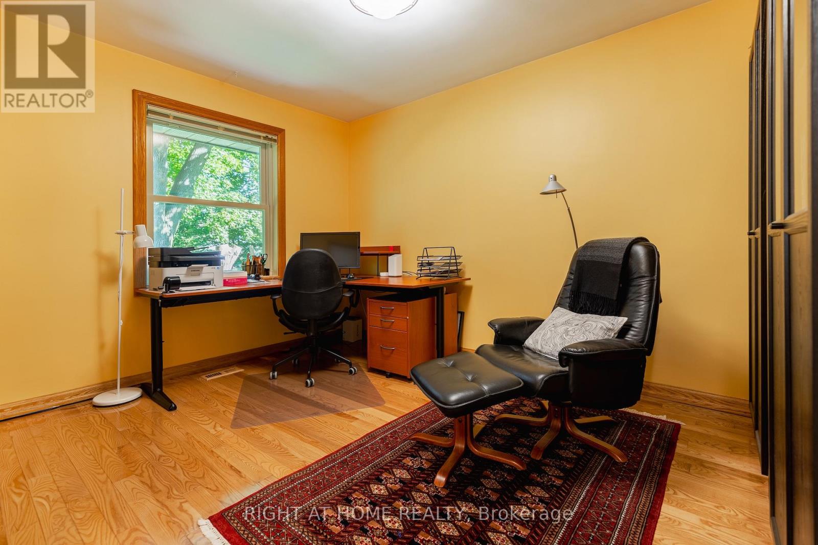 3325 Enniskillen Circle, Mississauga, Ontario  L5C 2M9 - Photo 19 - W12454602