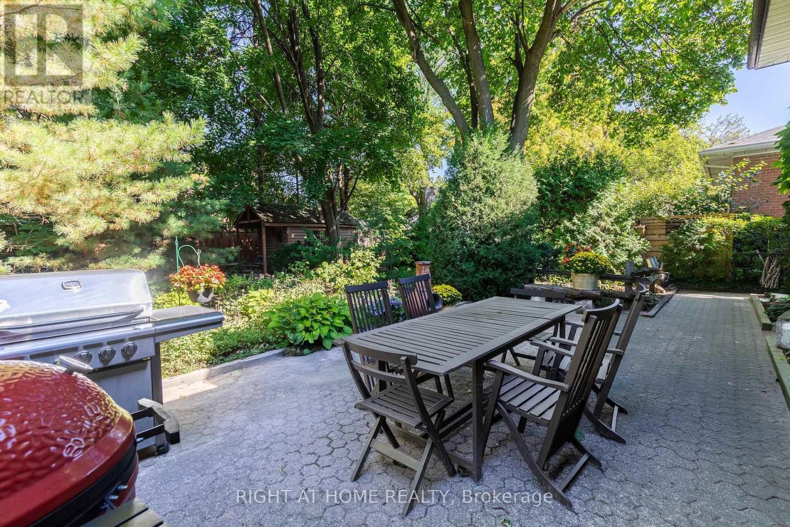 3325 Enniskillen Circle, Mississauga, Ontario  L5C 2M9 - Photo 22 - W12454602