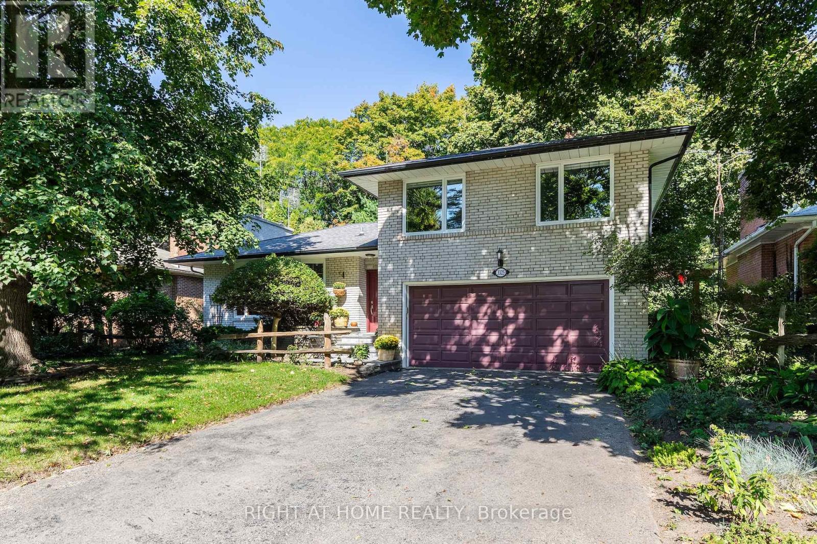 3325 Enniskillen Circle, Mississauga, Ontario  L5C 2M9 - Photo 24 - W12454602