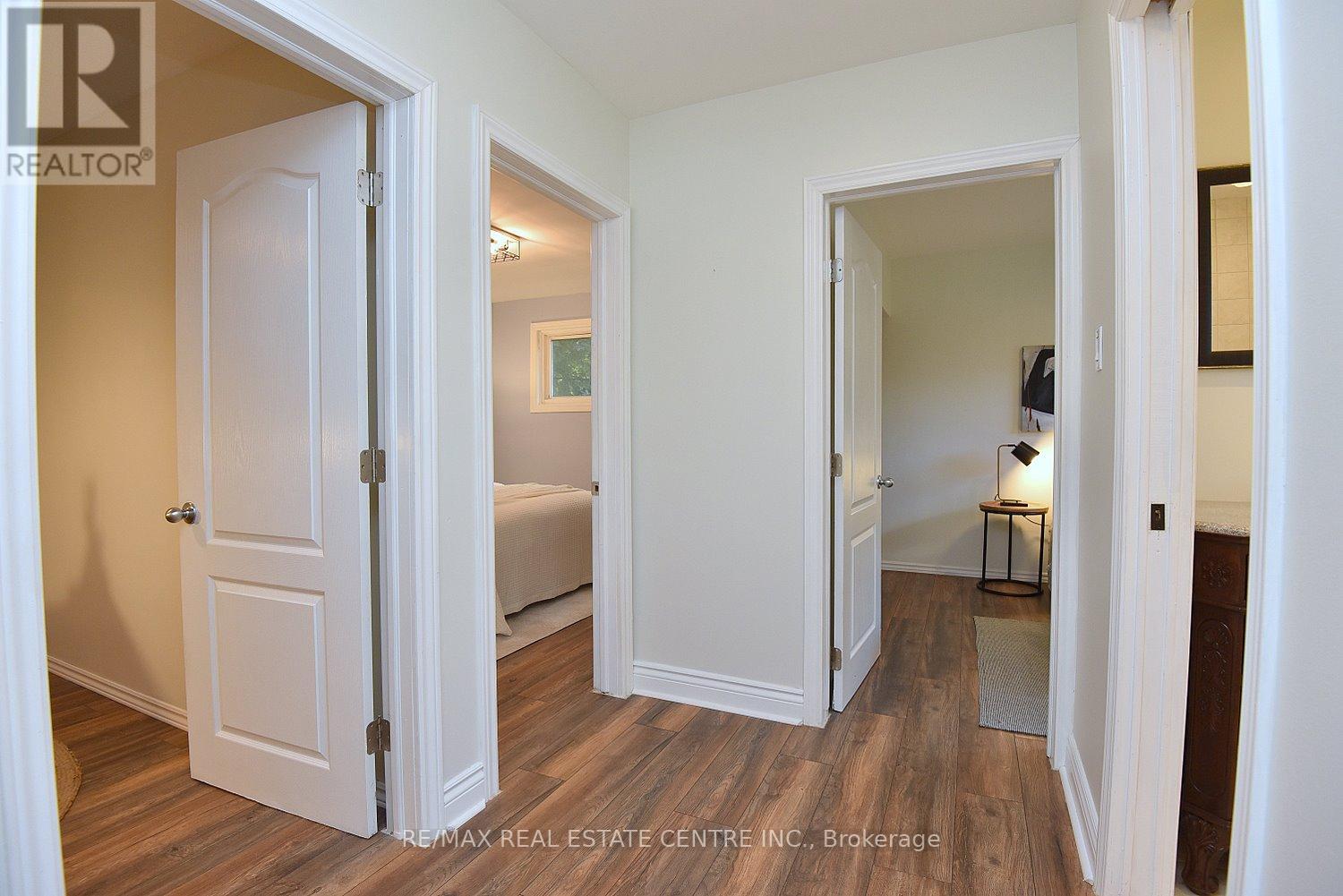 405 Erindale Drive, Burlington, Ontario  L7L 4T3 - Photo 25 - W12454606