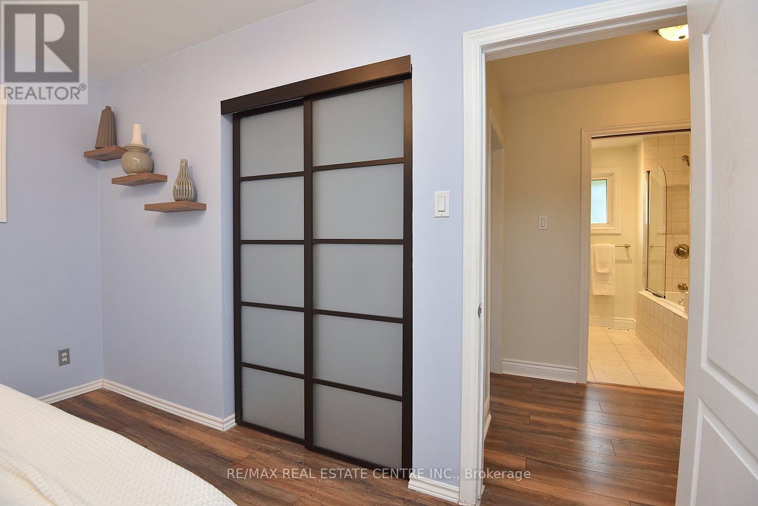 405 Erindale Drive, Burlington, Ontario  L7L 4T3 - Photo 26 - W12454606