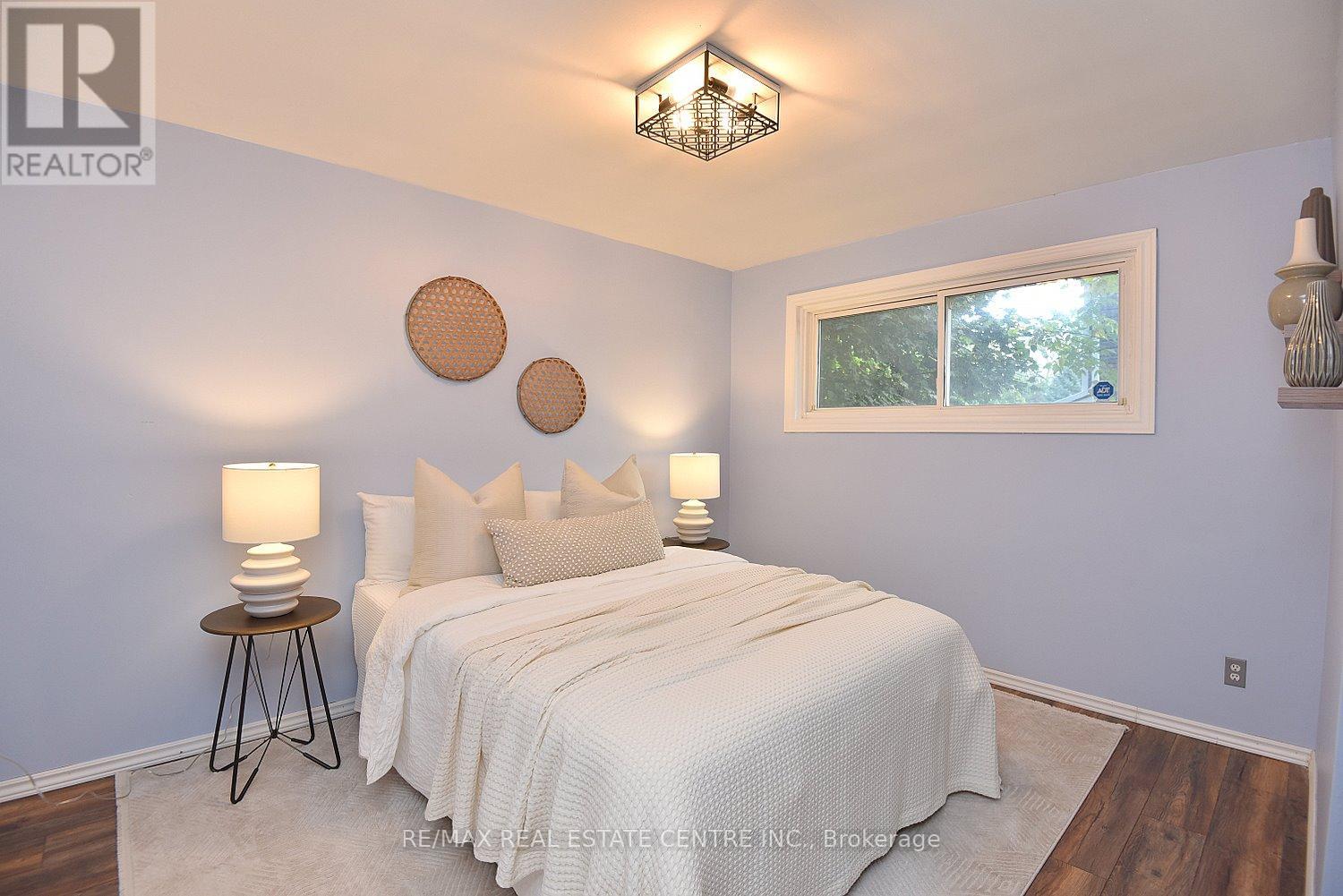 405 Erindale Drive, Burlington, Ontario  L7L 4T3 - Photo 28 - W12454606