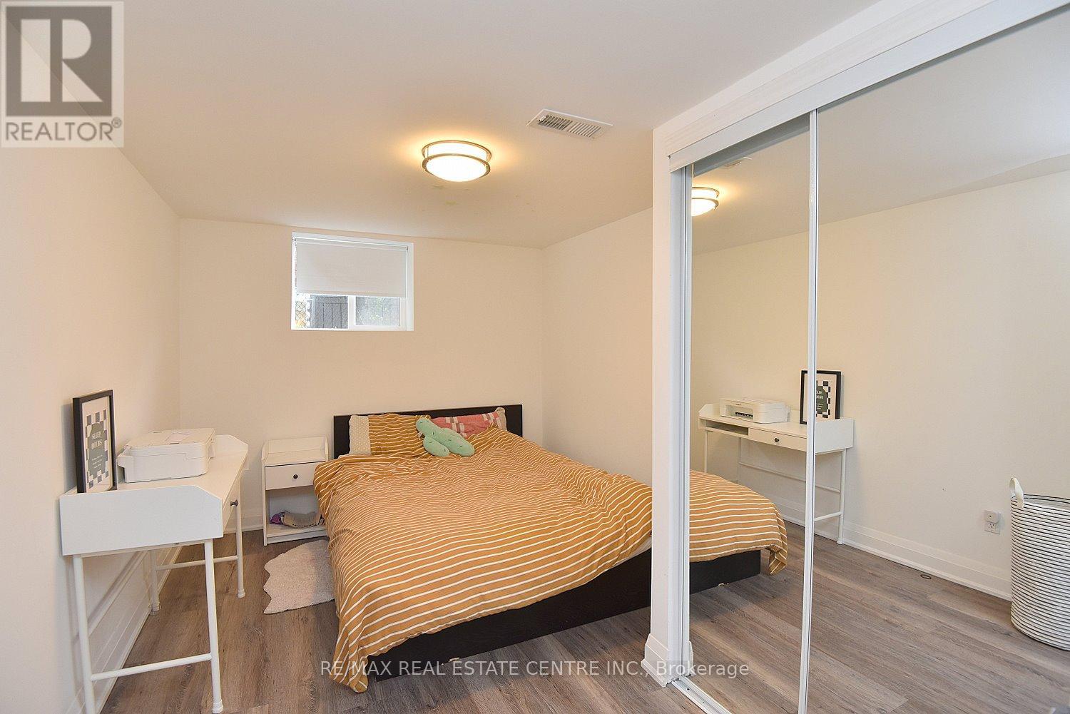 405 Erindale Drive, Burlington, Ontario  L7L 4T3 - Photo 41 - W12454606