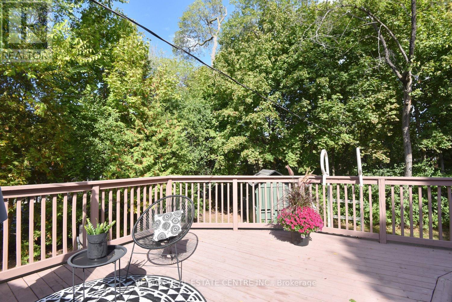 405 Erindale Drive, Burlington, Ontario  L7L 4T3 - Photo 43 - W12454606