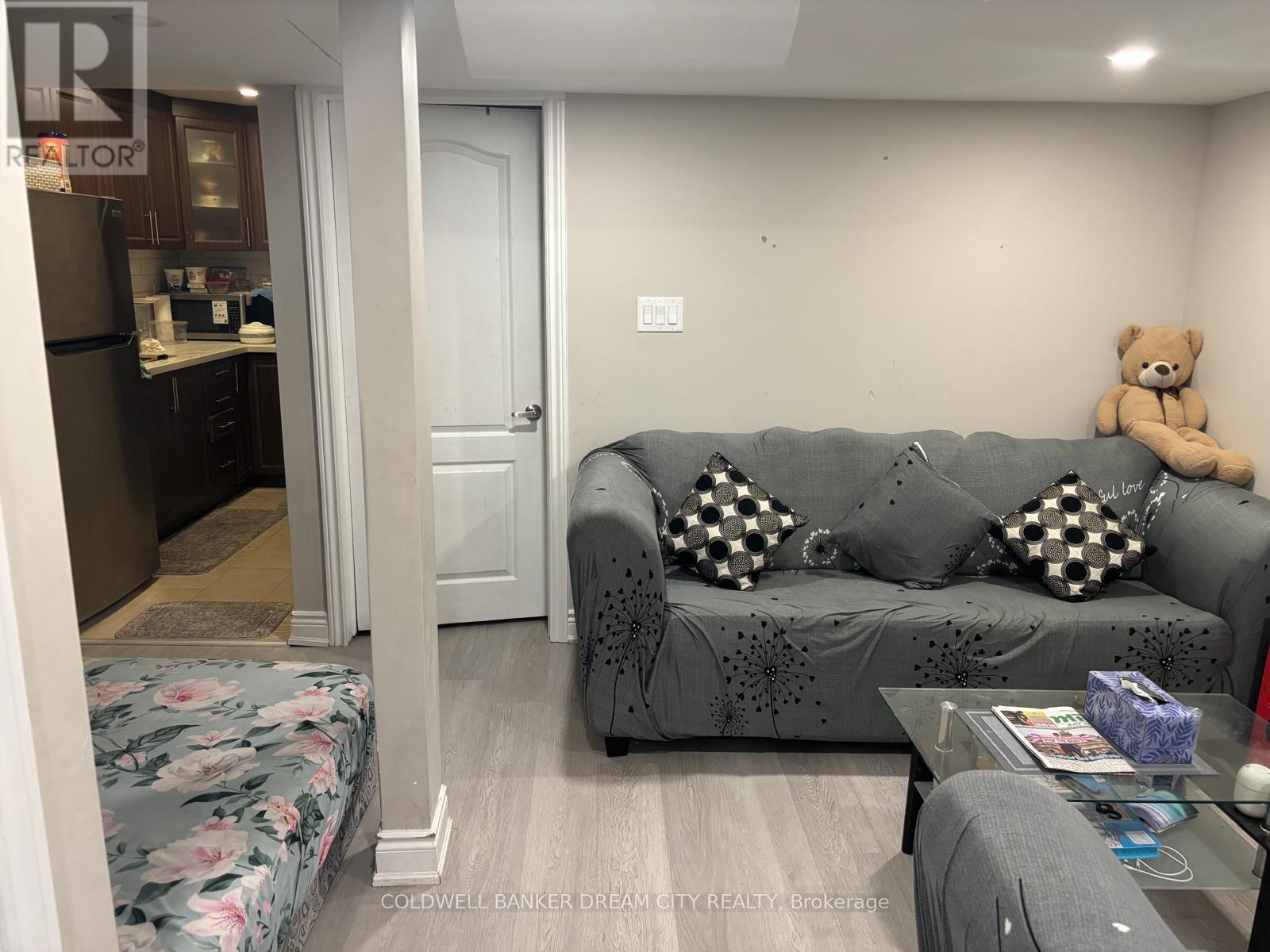 Basement - 55 Frenchpark Circle, Brampton, Ontario  L6X 0Y6 - Photo 5 - W12454609